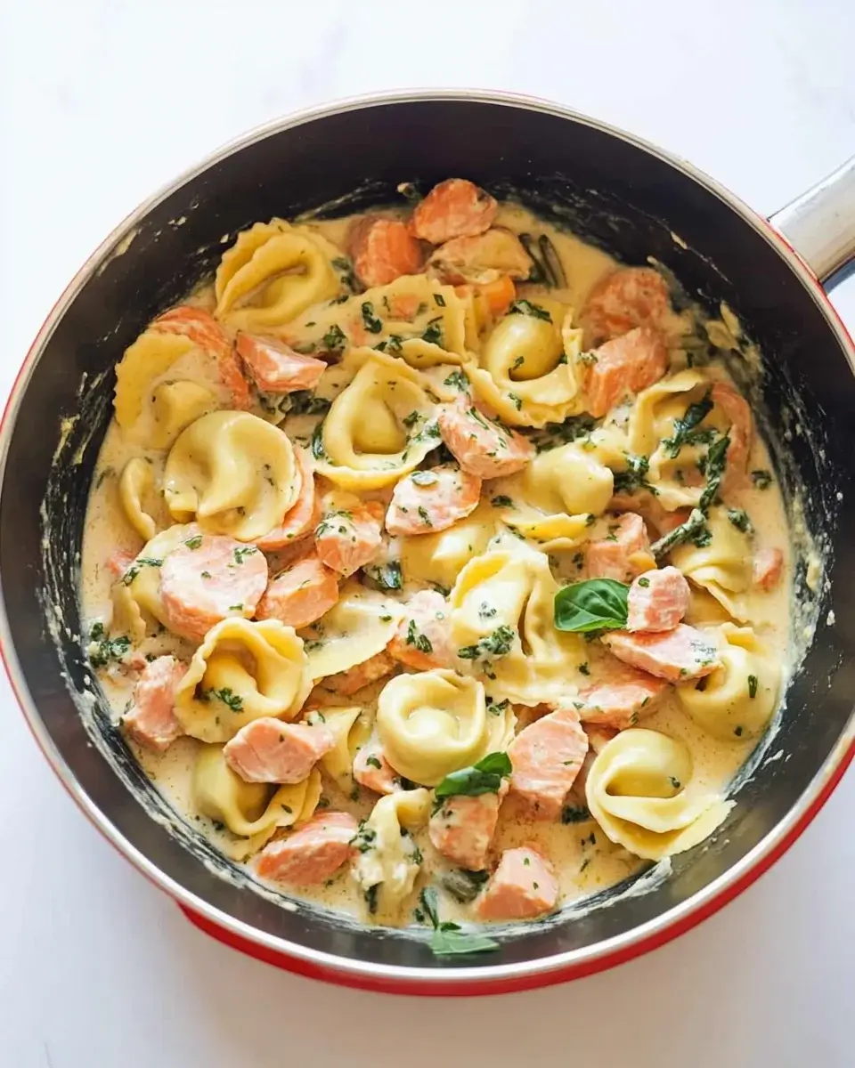 Creamy Salmon Tortellini: Discover This Amazing Recipe!