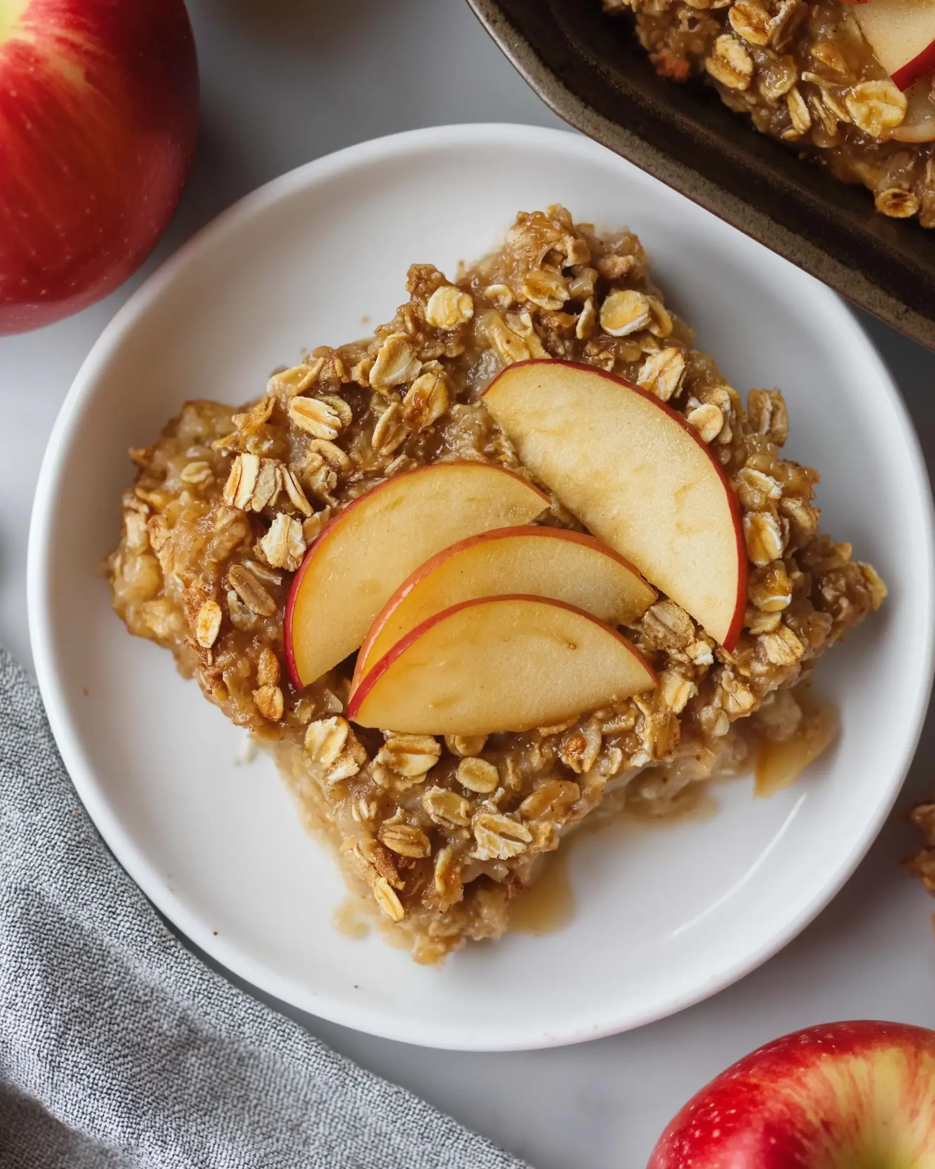 Baked Apple Oatmeal: A Delicious Healthy Twist!