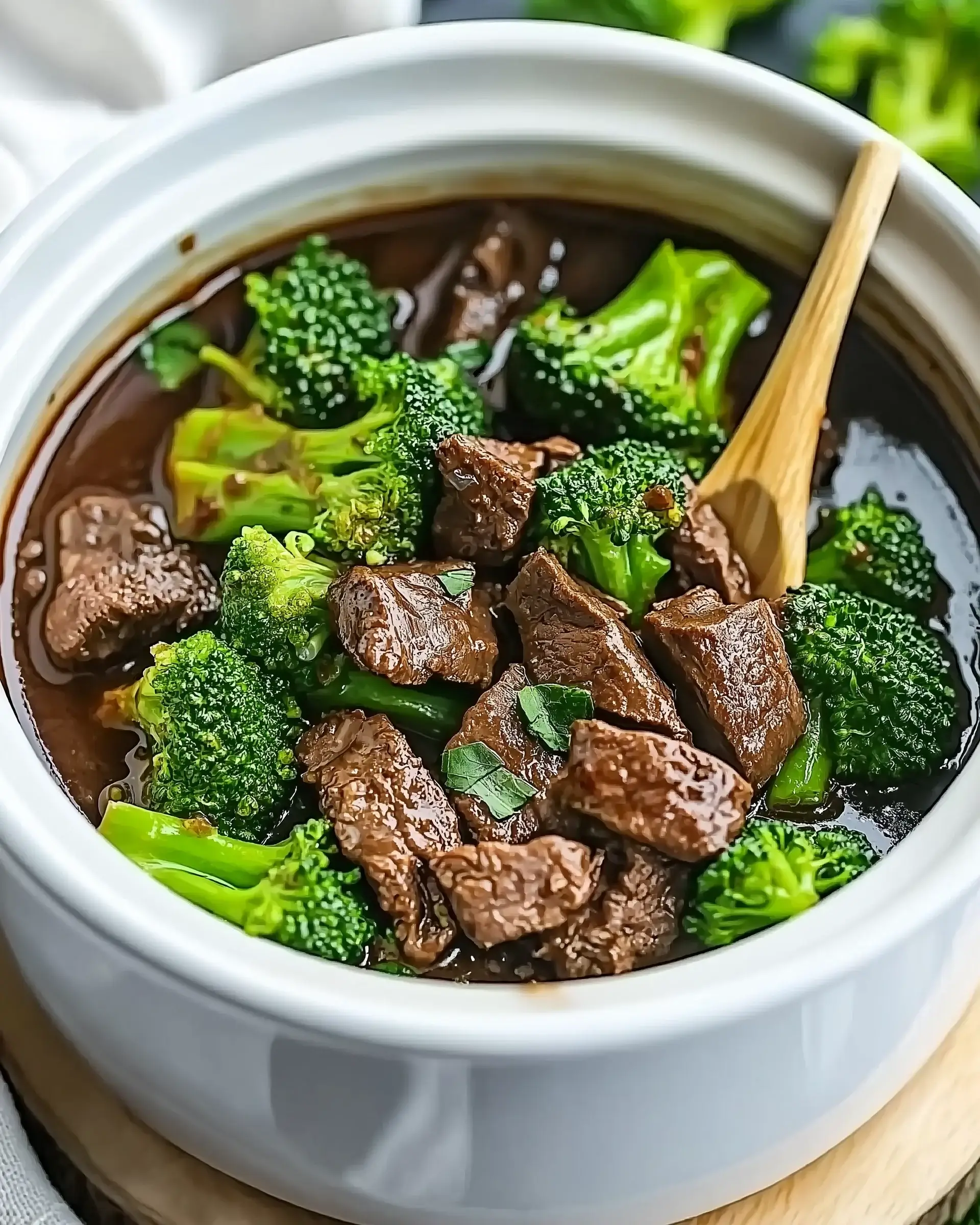Easy Slow Cooker Beef and Broccoli: A Dinner Delight!