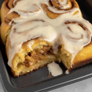 Fluffy and Soft Pumpkin Cinnamon Rolls
